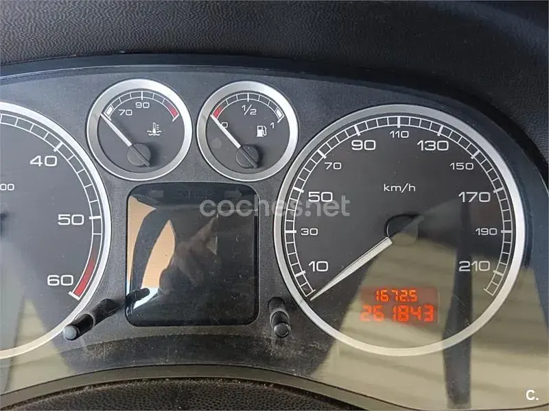Usado Peugeot 307 110 CV (80 kW) 2005 Gris / plata Berlina