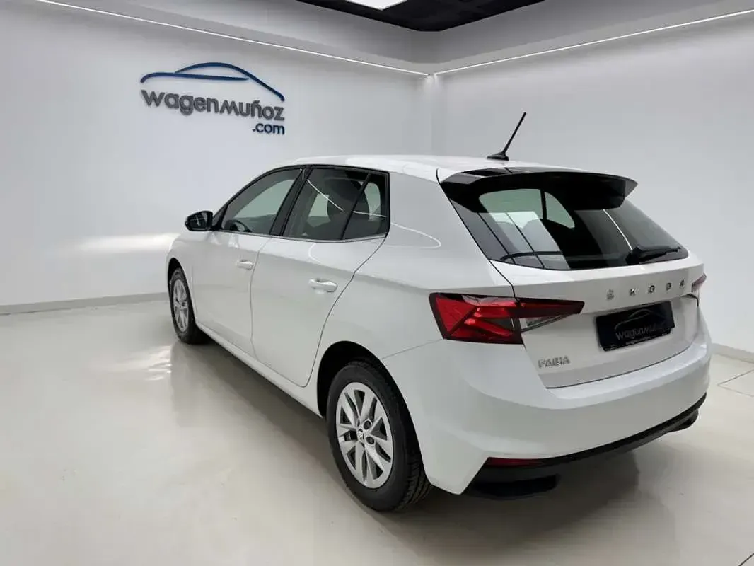 Usado Skoda Fabia Ambition 95 CV (69 kW) 2022 Blanco Utilitario