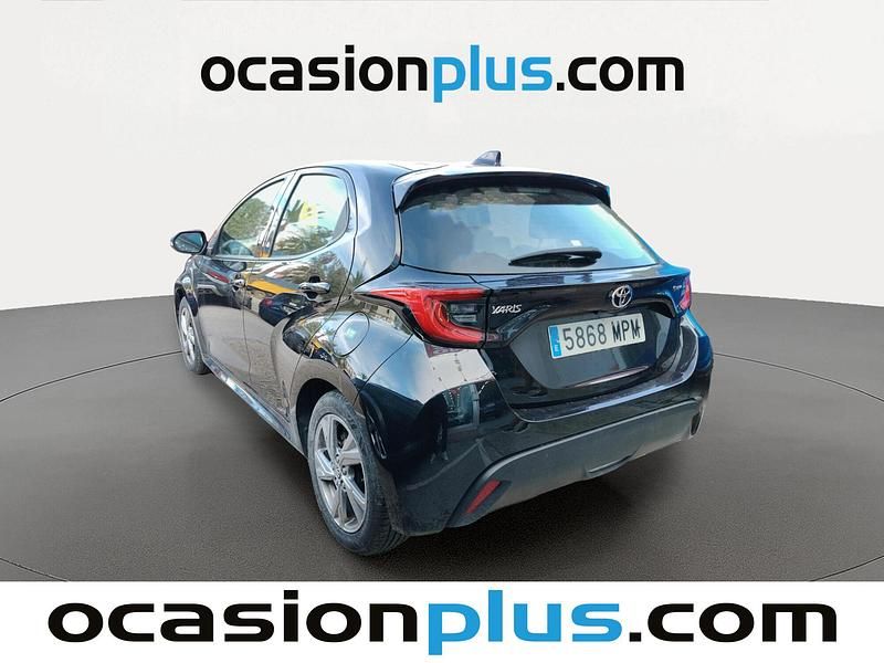 Usado Toyota Yaris Hybrid Active 116 CV (85 kW) 2024 Negro Berlina