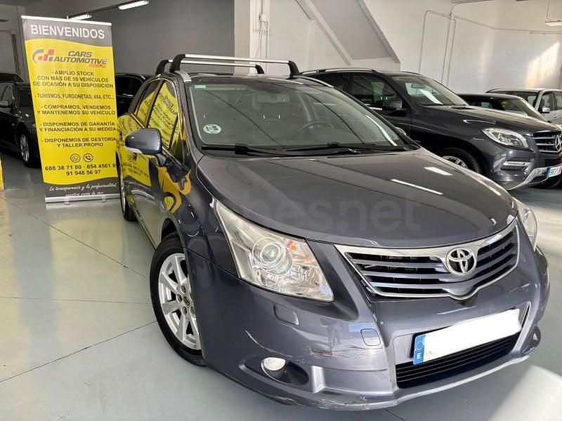 Usado Toyota Avensis Advance 150 CV (110 kW) 2009 Gris / plata Familiar