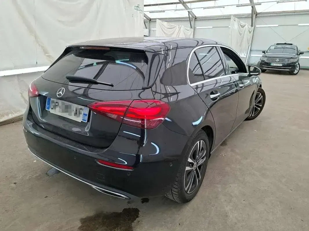 Usado Mercedes A200 163 CV (119 kW) 2023 Negro Utilitario