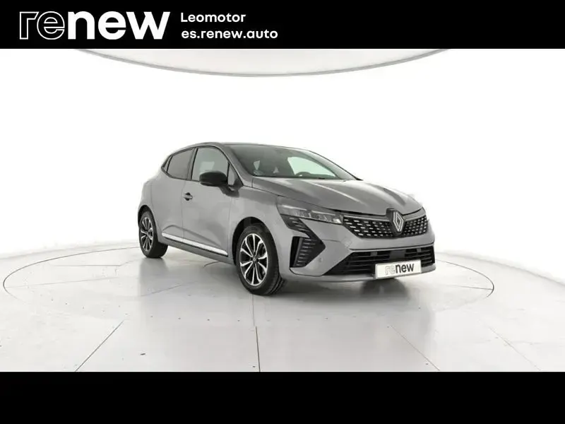 Usado Renault Clio V Techno 100 CV (73 kW) 2025 Gris / plata Berlina