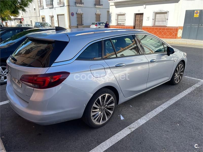Usado Opel Astra Dynamic 136 CV (100 kW) 2016 Azul Familiar