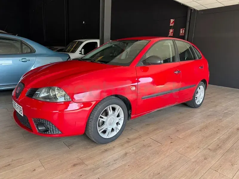 Usado Seat Ibiza Sport 100 CV (73 kW) 2006 Rojo Utilitario