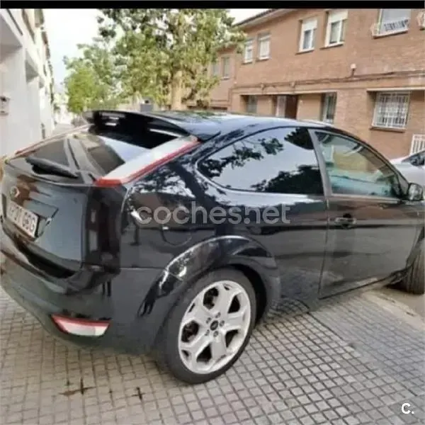 Usado Ford Focus Trend 115 CV (84 kW) 2008 Negro Berlina