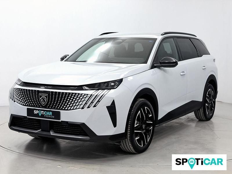 Usado Peugeot 5008 Allure 136 CV (100 kW) 2025 Blanco SUV
