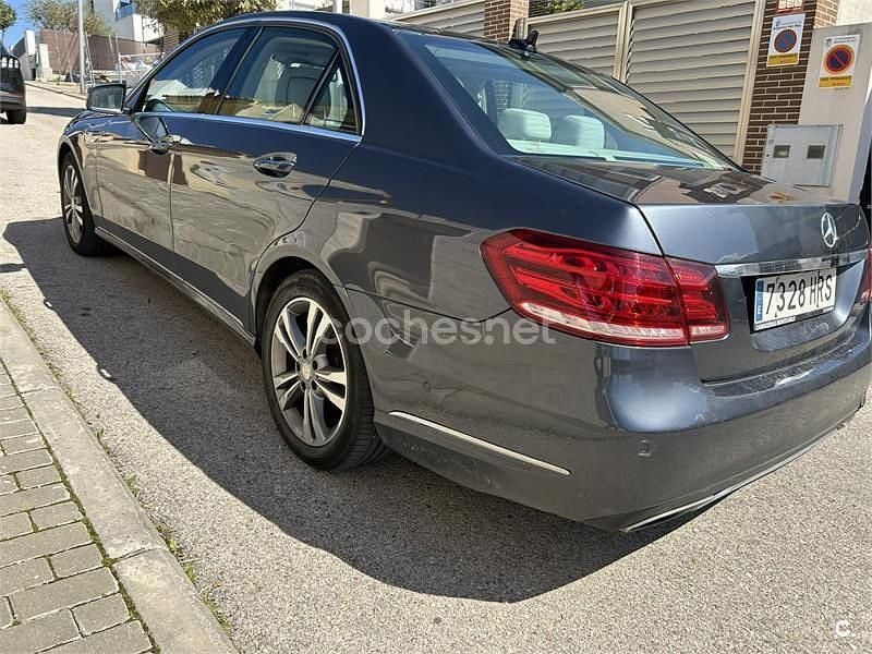 Usado Mercedes E250 Avantgarde 204 CV (150 kW) 2015 Gris / plata Berlina