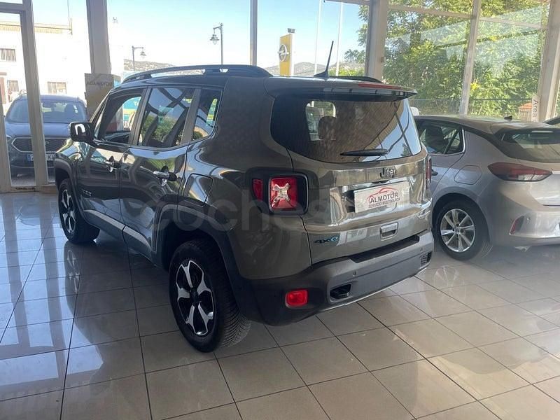 Usado Jeep Renegade Trailhawk 240 CV (176 kW) 2022 Gris / plata SUV