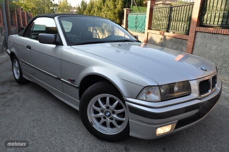 Usado BMW 318 Cabriolet Exclusive 115 CV (84 kW) 2000 Plateado Descapotable