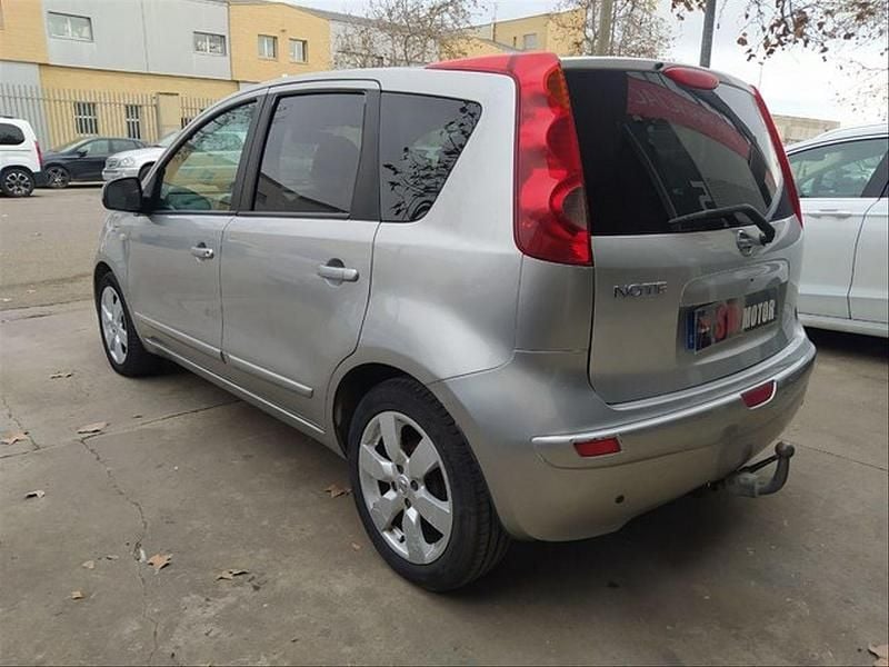 Begagnad Nissan Note Acenta 110 HK (80 kW) 2008 Grå Minibuss