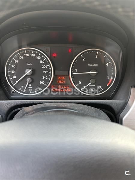 Usado BMW 318 143 CV (105 kW) 2011 Azul Berlina