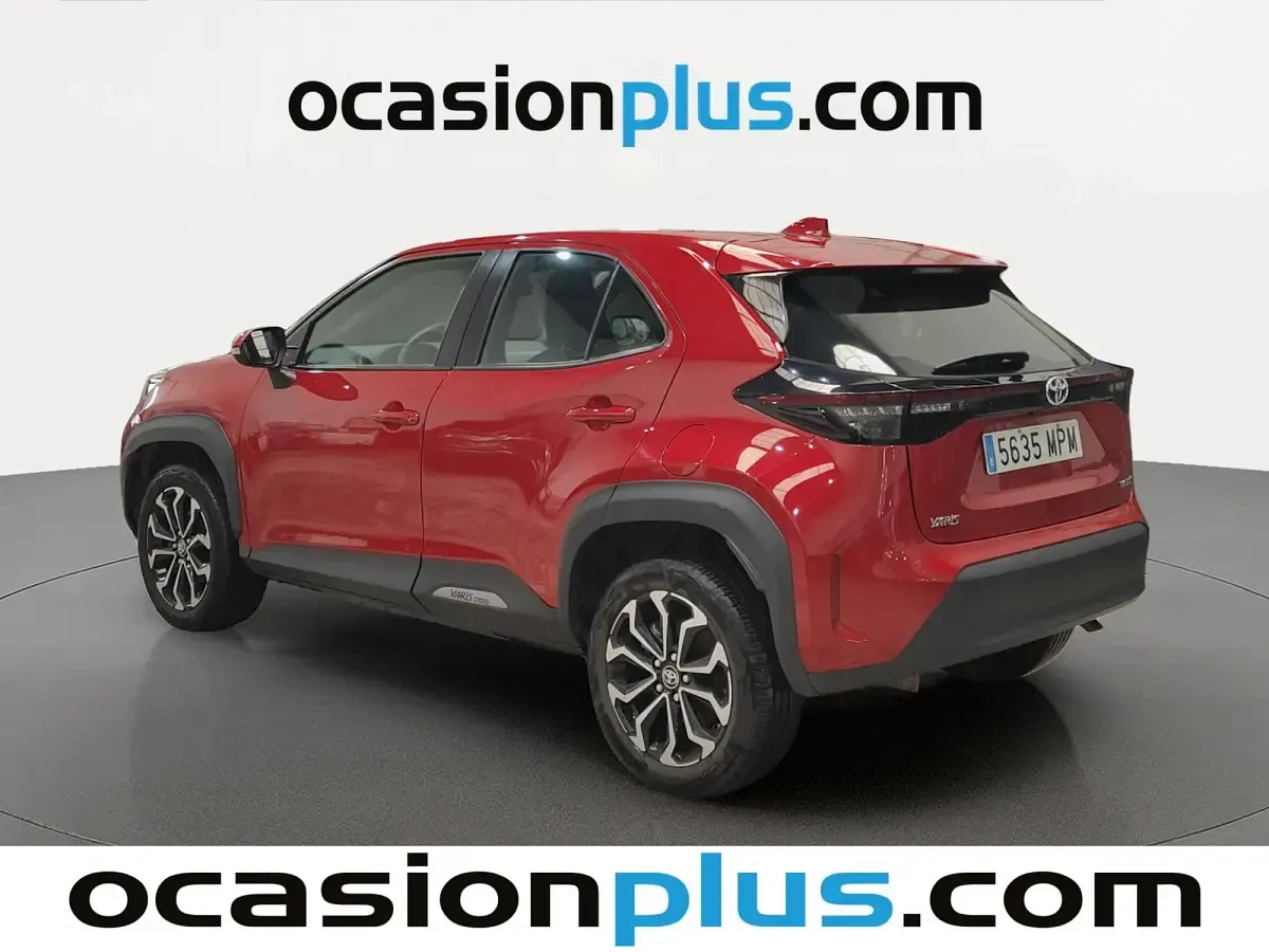 Usado Toyota Yaris Cross Active 116 CV (85 kW) 2024 Rojo SUV