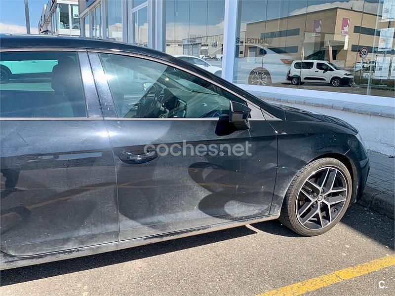 Käytetty Seat Leon FR 150 HP (110 kW) 2018 Musta Sedan