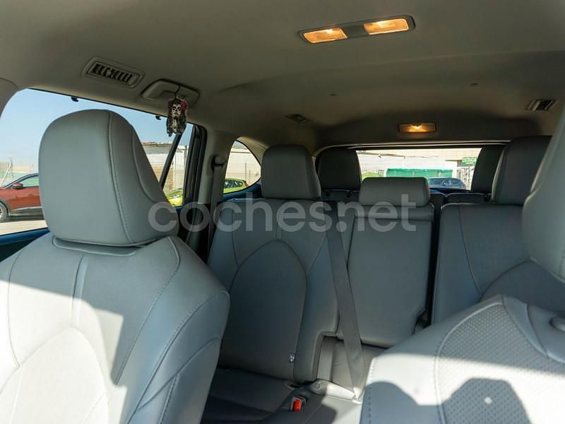 Usado Toyota Highlander Advance 246 CV (180 kW) 2022 Gris / plata SUV