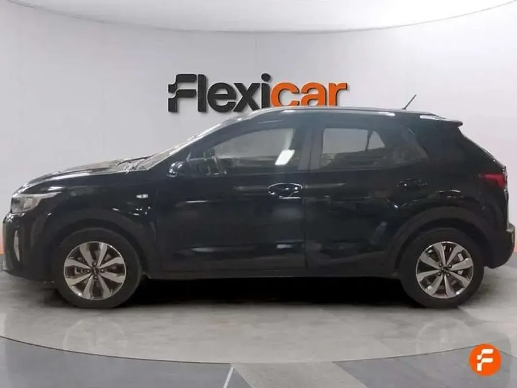 Usado Kia Stonic 84 CV (61 kW) 2024 Negro SUV