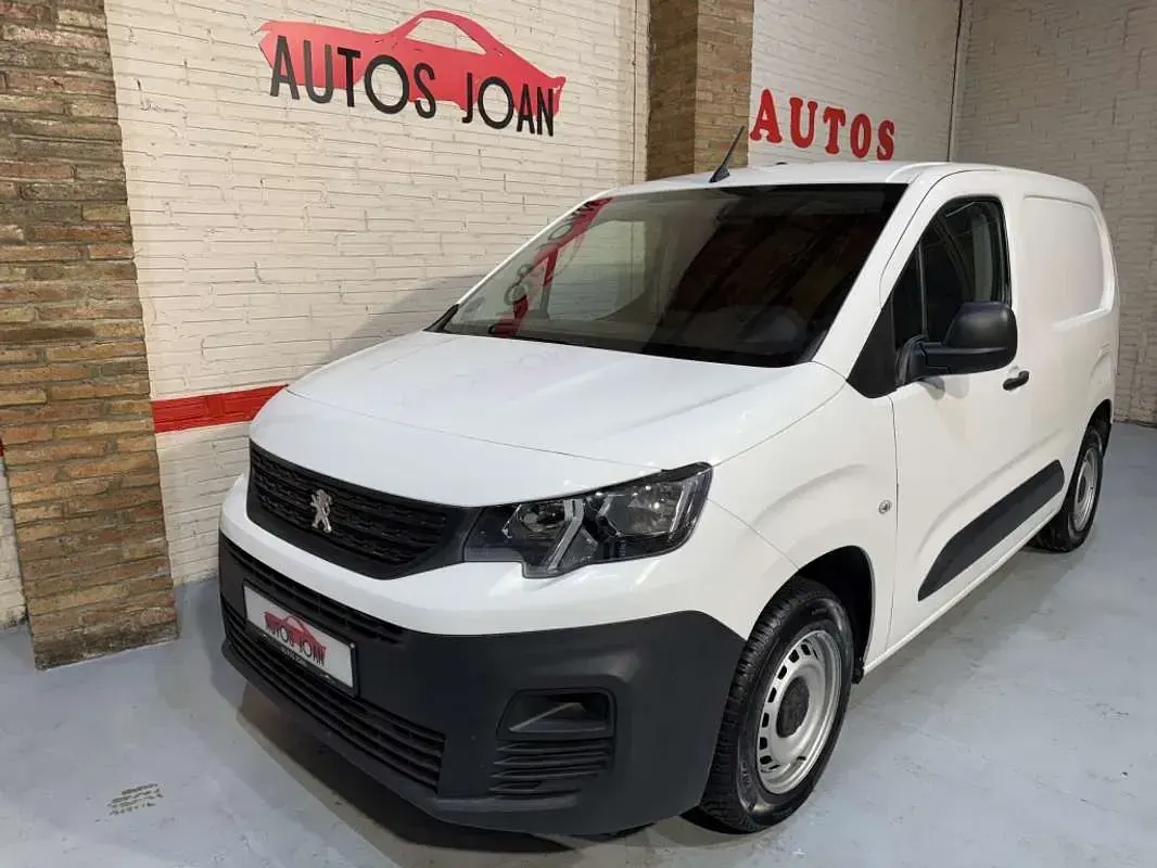 Usado Peugeot Partner S 102 CV (75 kW) 2021 Blanco Monovolumen