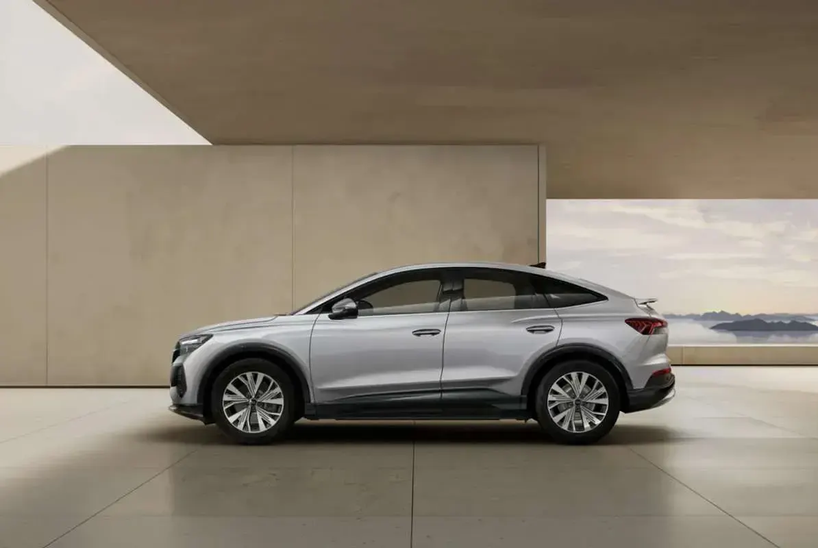 Nuevo Audi Q4 Sportback e-tron Advanced Plus 210 kW (286 CV) 2025 Plateado SUV