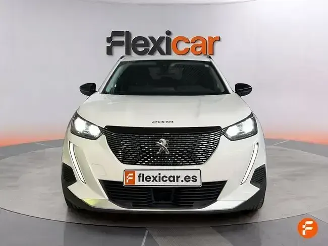 Usado Peugeot 2008 Allure 110 CV (80 kW) 2022 Blanco SUV