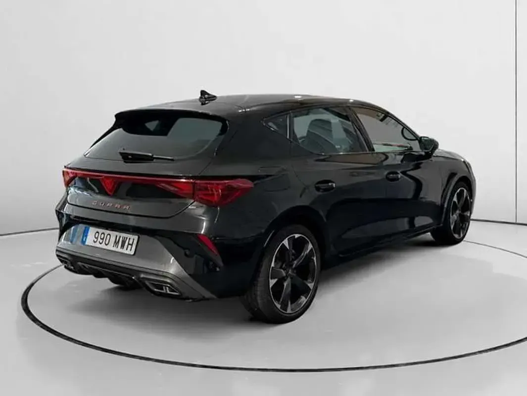 Używany Cupra Leon 150 KM (110 kW) 2024 Czarny Hatchback