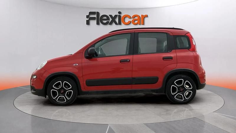 Usado Fiat Panda 71 CV (52 kW) 2022 Rojo Utilitario