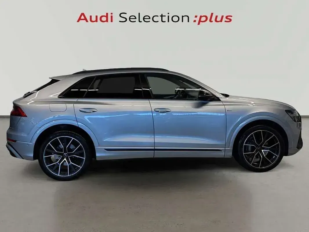 Usado Audi Q8 S-Line 286 CV (210 kW) 2023 Plateado SUV