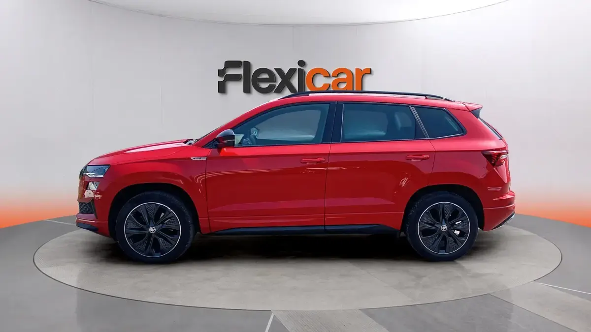 Usado Skoda Karoq SportLine 116 CV (85 kW) 2023 Rojo SUV