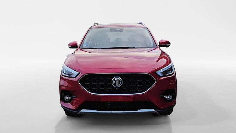 Usado MG ZS Luxury 106 CV (77 kW) 2025 Rojo Familiar