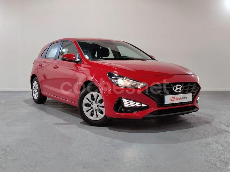 Rojo Usado 2024 Hyundai i30 Berlina | 15.899 € (Super precio) - Imagen 1/4