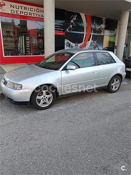 Usado Audi A3 Ambiente 105 CV (77 kW) 2005 Gris / plata Utilitario