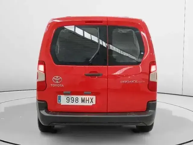 Usado Toyota Proace Verso City 131 CV (96 kW) 2023 Rojo Familiar