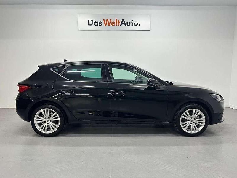 Usado Seat Leon Style 116 CV (85 kW) 2025 Negro Utilitario