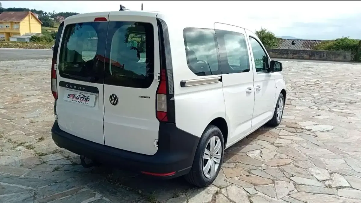 Usado VW Caddy 121 CV (88 kW) 2022 Blanco Monovolumen