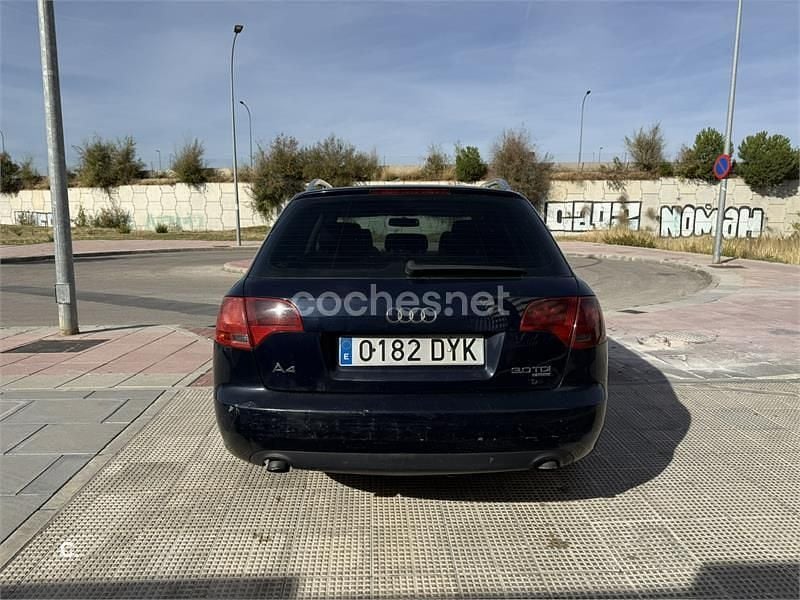 Usado Audi A4 204 CV (150 kW) 2007 Azul Familiar