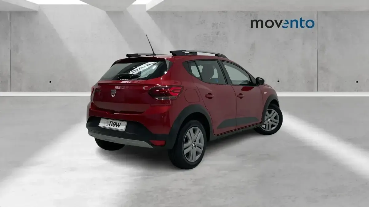 Usado Dacia Sandero Comfort 91 CV (66 kW) 2021 Rojo Berlina