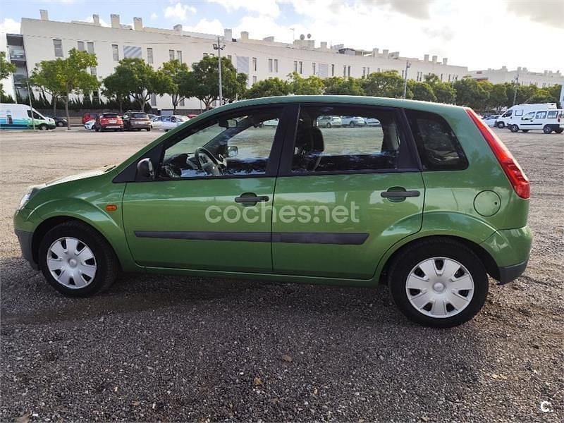 Verde Usado 2007 Ford Fiesta Ambiente Berlina | 4000 € (Precio justo) - Imagen 1/4
