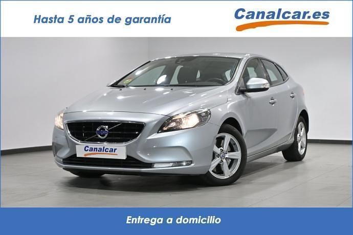 Usado Volvo V40 Kinetic 150 CV (110 kW) 2014 Plateado Utilitario