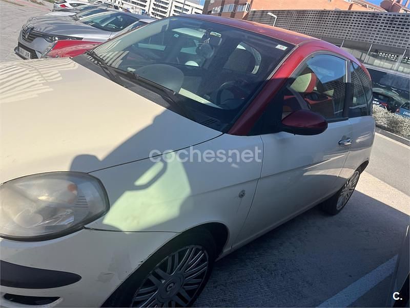 Usado Lancia Ypsilon 80 CV (58 kW) 2003 Blanco Utilitario