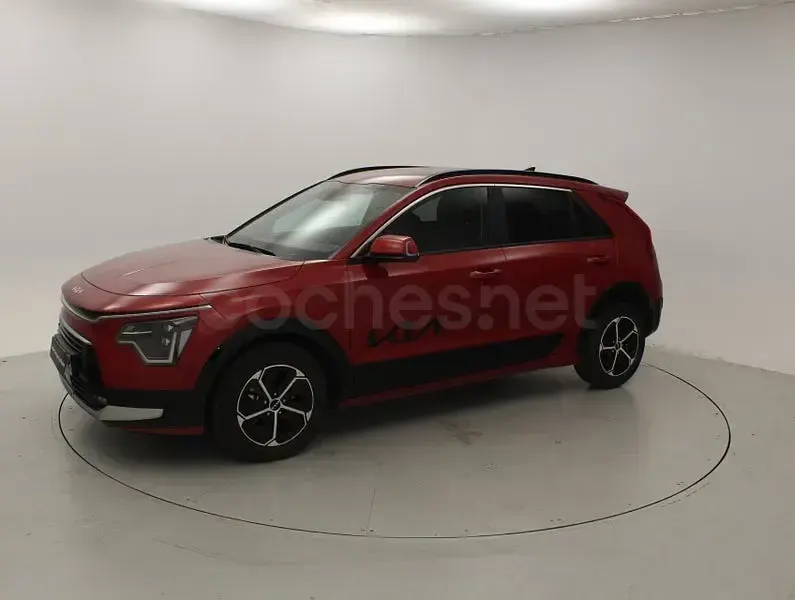 Usado Kia Niro 139 CV (102 kW) 2025 Rojo SUV