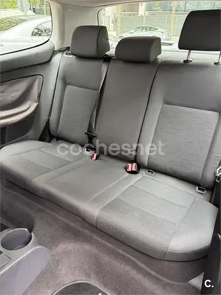 Usado VW Golf IV Conceptline 75 CV (55 kW) 2005 Negro Berlina