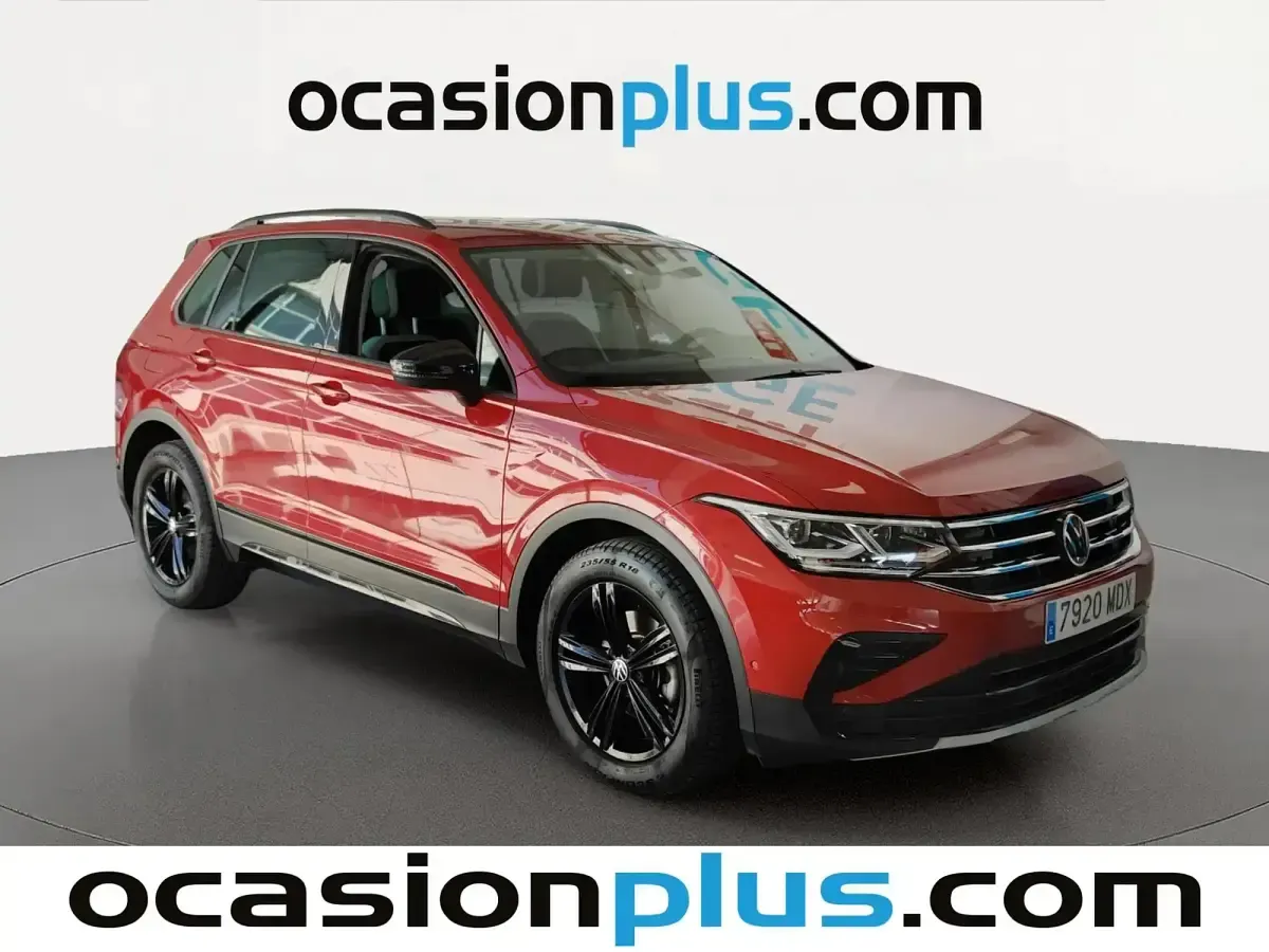 Usado VW Tiguan Sportline 150 CV (110 kW) 2023 Rojo SUV