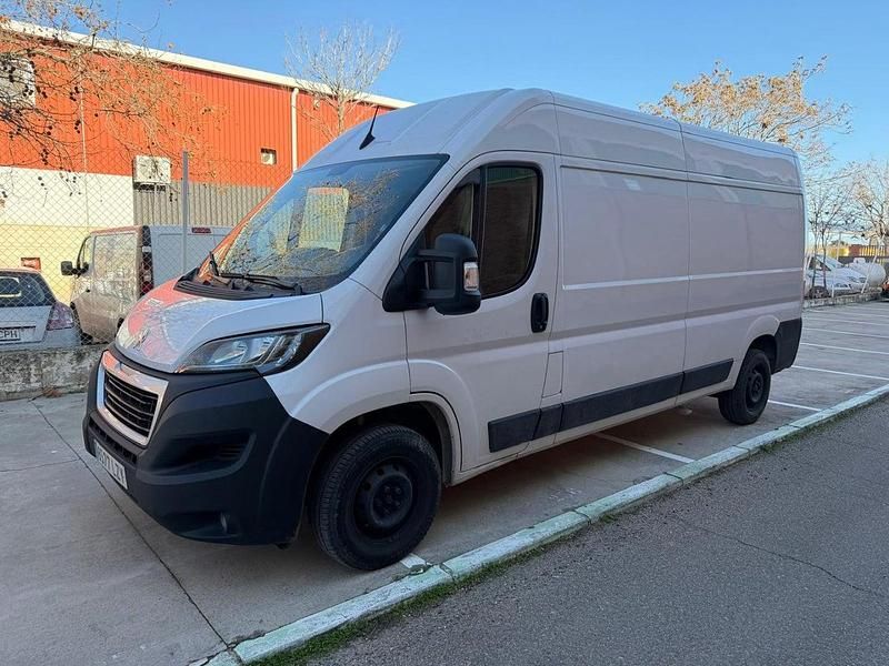 Usado Peugeot Boxer 140 CV (102 kW) 2022 Blanco Van