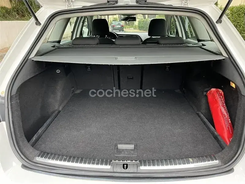 Usado Seat Leon ST Reference 105 CV (77 kW) 2015 Blanco Familiar