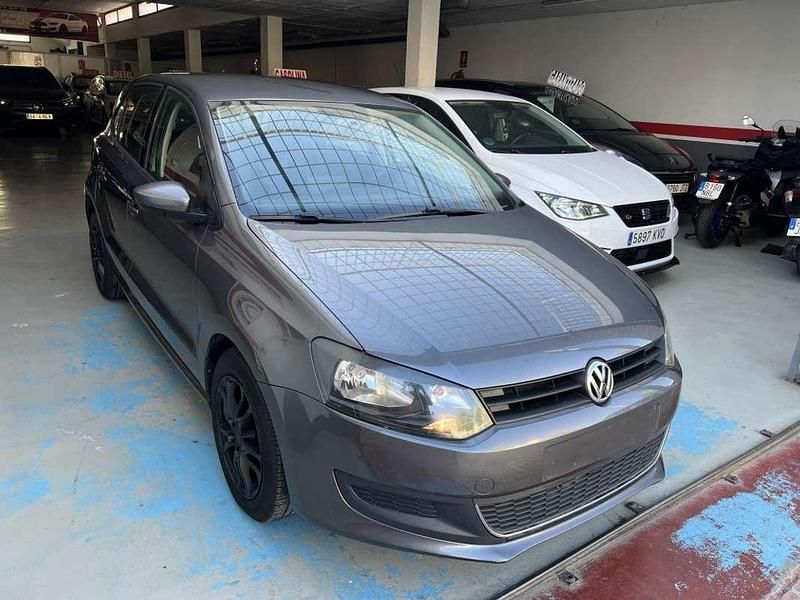 Usado VW Polo United 60 CV (44 kW) 2010 Gris Utilitario