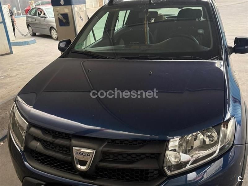 Używany Dacia Sandero Stepway 90 KM (66 kW) 2016 Niebieski Sedan/Limuzyna