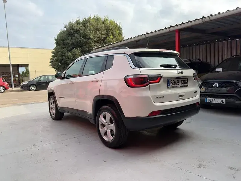 Usado Jeep Compass Longitude 140 CV (102 kW) 2018 Blanco SUV