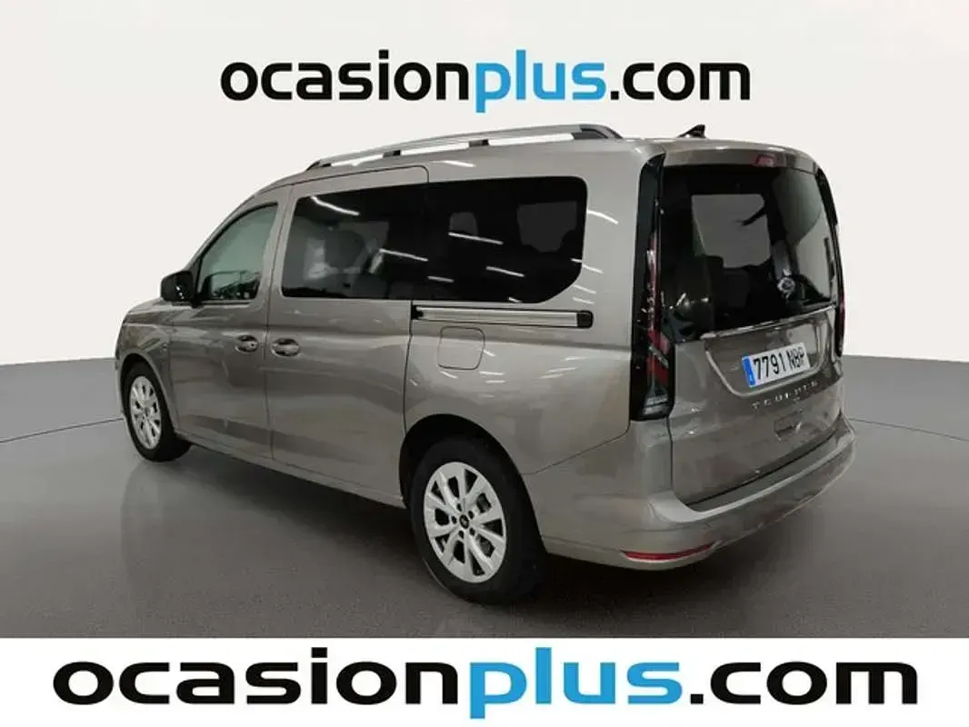 Usado Ford Tourneo Titanium 122 CV (89 kW) 2025 Gris Van