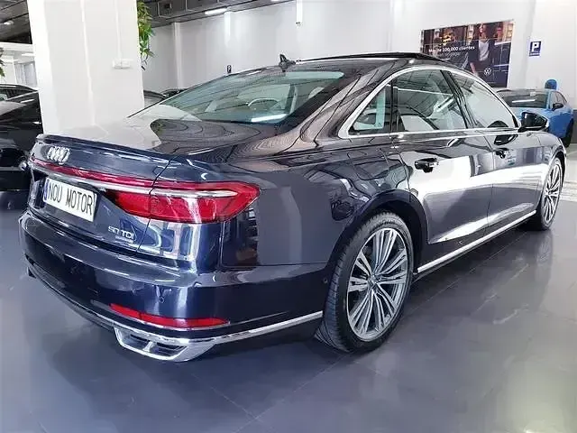 Usado Audi A8 Ambiente 286 CV (210 kW) 2018 Azul Berlina