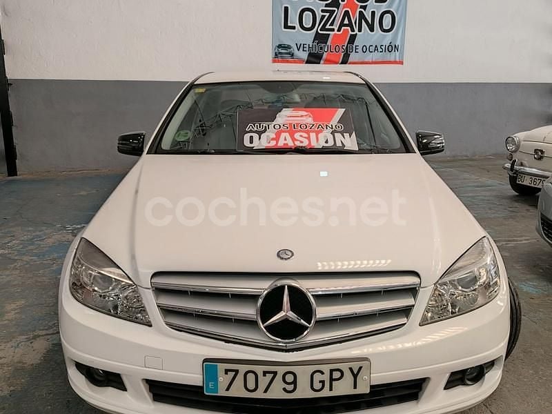 Blanco Usado 2009 Mercedes C180 Avantgarde Berlina | 7900 € (Buen precio) - Imagen 1/4