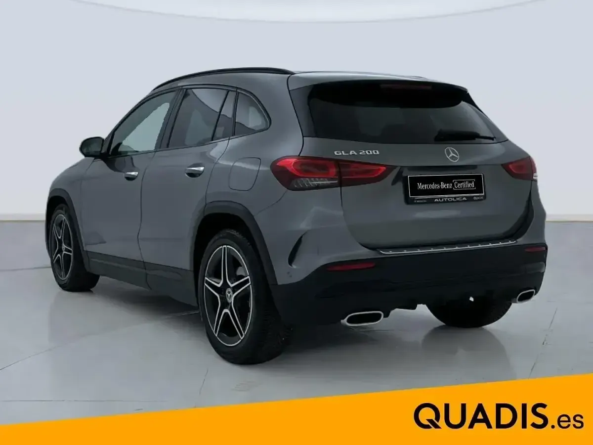 Usado Mercedes GLA200 163 CV (119 kW) 2020 Gris SUV