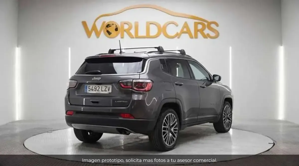 Usado Jeep Compass Limited 131 CV (96 kW) 2022 Gris SUV